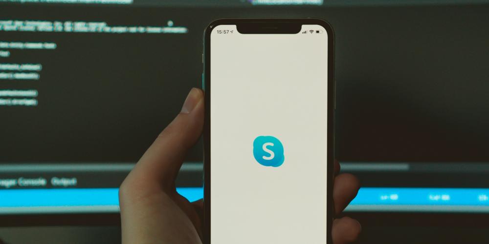 telefono con logo skype